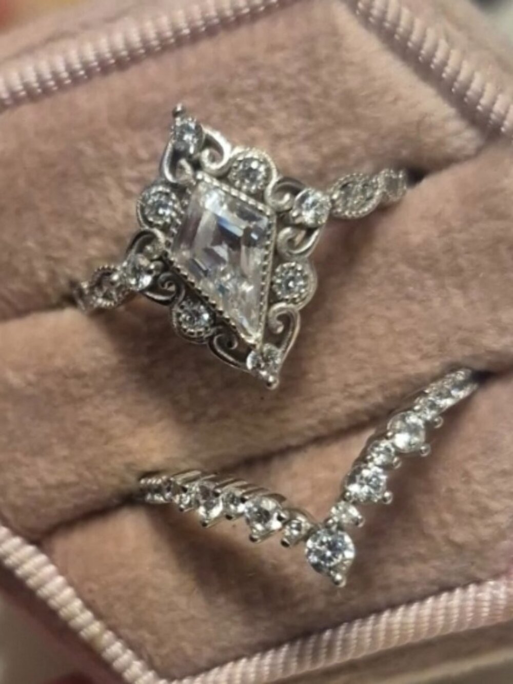 Rare Vintage 2 Carat VVS1 Clarity Moissanite Bridal set Size 6 new